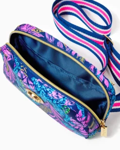 Jeanie Belt Bag -Lilly Pulitzer Shop 011268 aegeannavycalypsocoastaccessoriessmall a3 sf